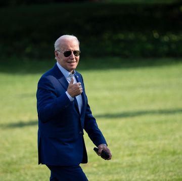 washington, dc   july 20 us president joe biden gestures toward reporters as he departs marine one and walks to the oval office on the south lawn of the white house july 20, 2022 in washington, dc biden traveled to somerset, massachusetts to discuss his next steps on addressing climate change he delivered remarks at the site of the now closed brayton point power plant, which is being turned into the states first offshore wind manufacturing facility photo by drew angerergetty images